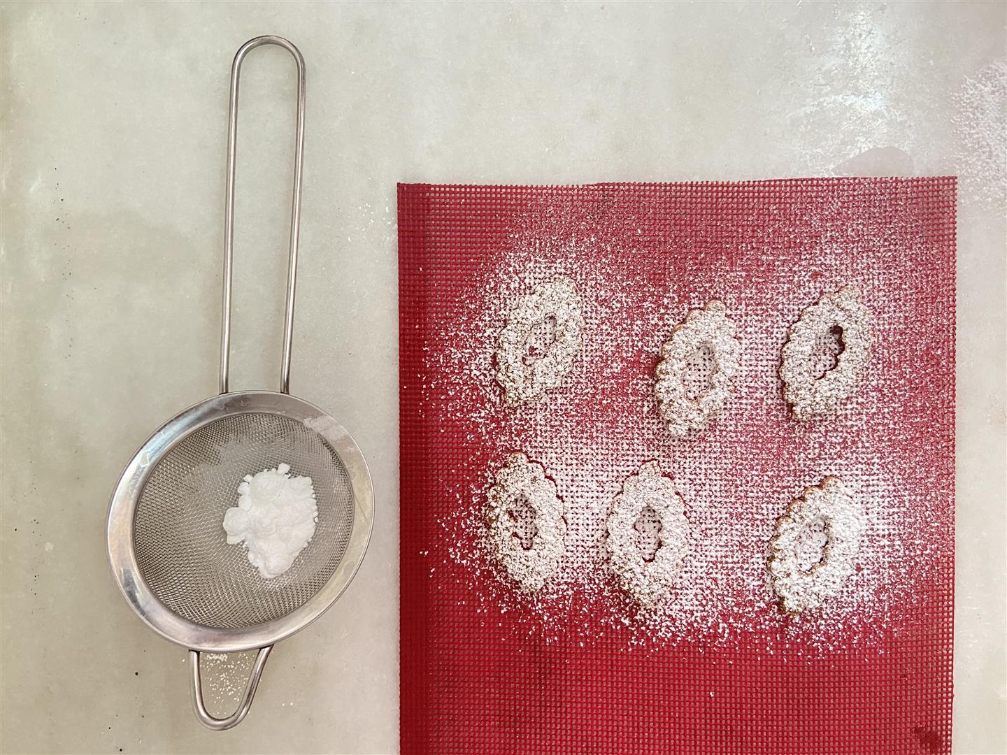 Photography from: Aprende a hacer galletas linzer, una de las recetas del Diploma en Pastelería Gastronómica del CETT-UB | CETT